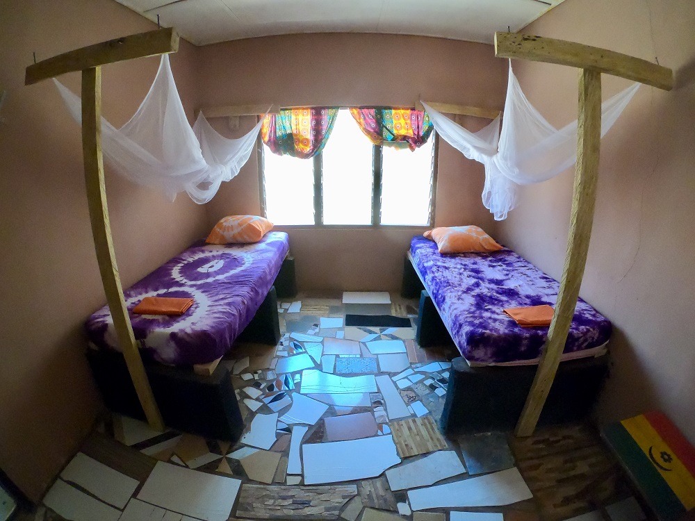 our twinroom, 2 single beds with mosquito nets