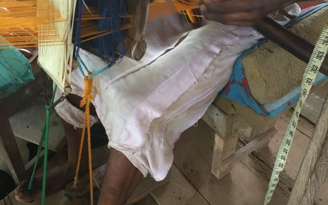 Kente weven in Ghana-Van kente tot chocolade in Adanwomase
