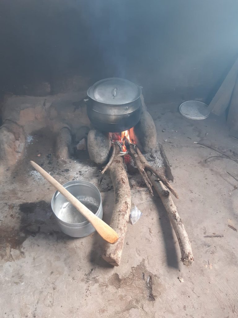 Afrikaans koken op houtsvuur